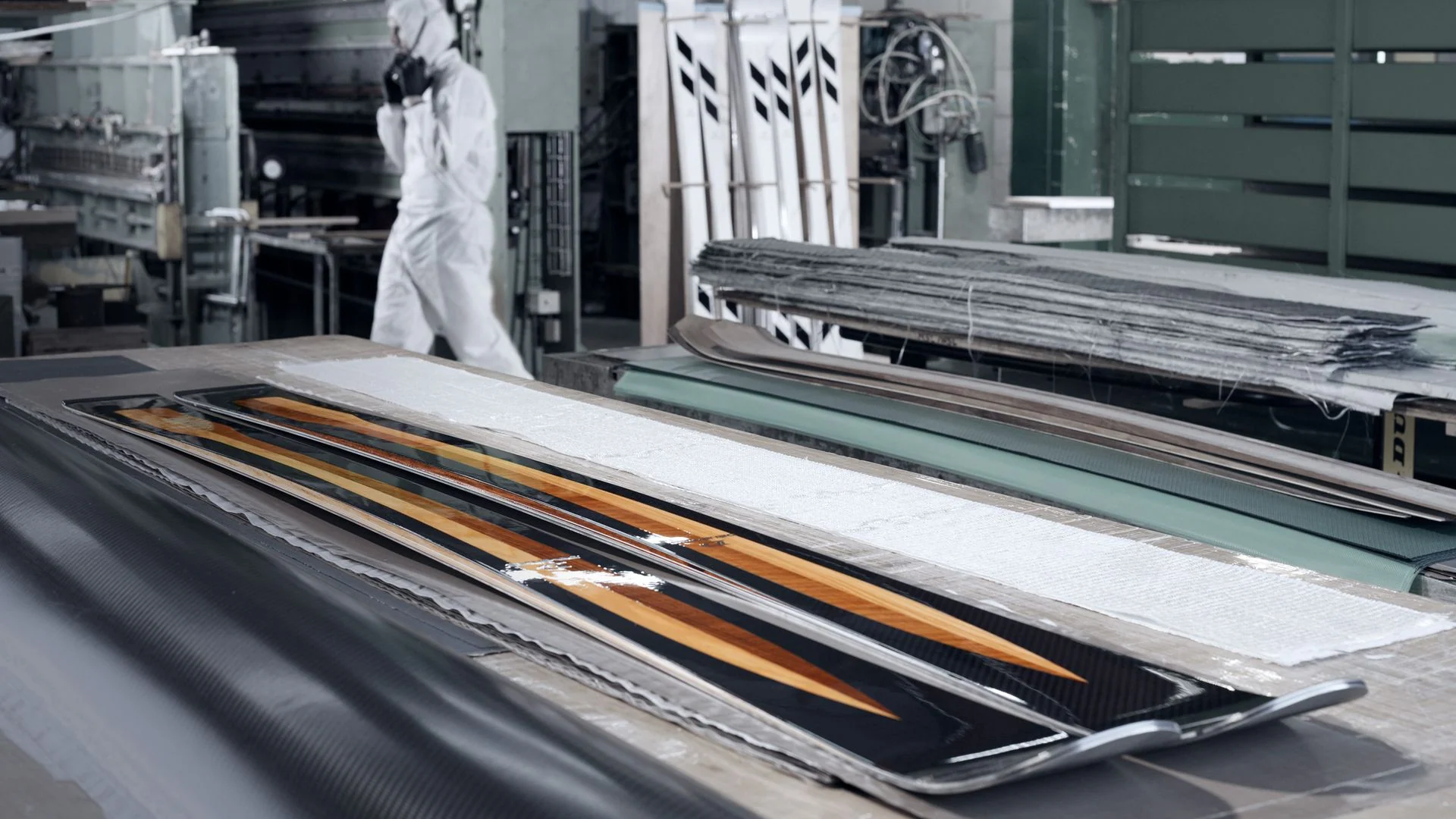 Dénériaz ski production in the manufacture